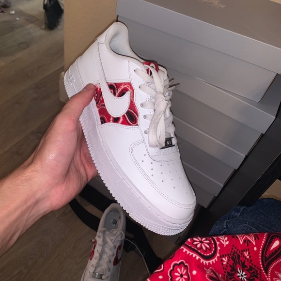 red bandana nike shoes